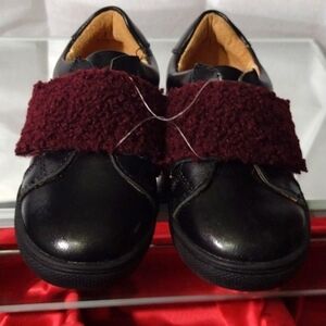 Giovanni Leather European Baby Shoes with Burgundy Velcro Strap NWT